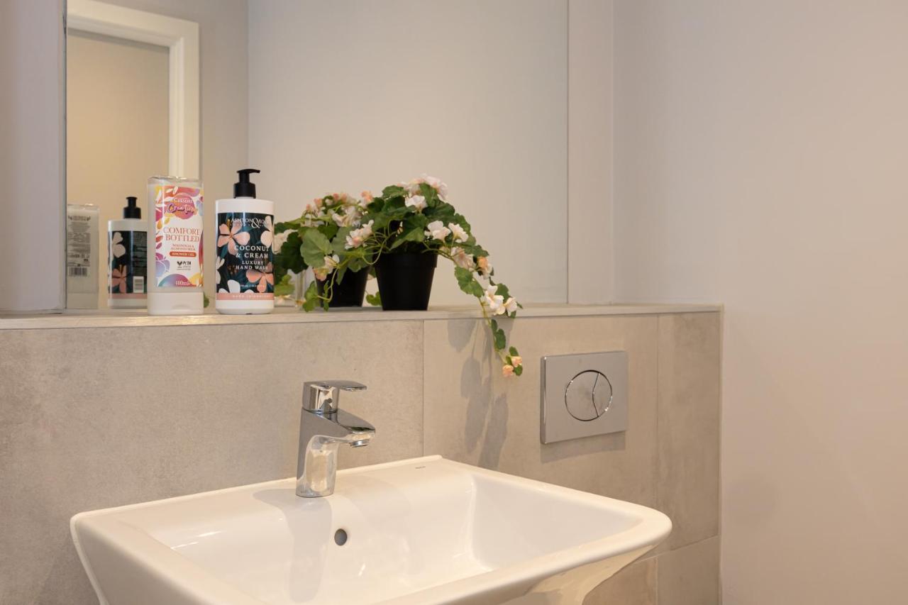 Contemporary 3 Bedrooms Apartment Manchester City מראה חיצוני תמונה